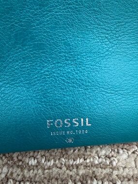 Fossil Teal Leather Women's Wallet with Embossed Logo